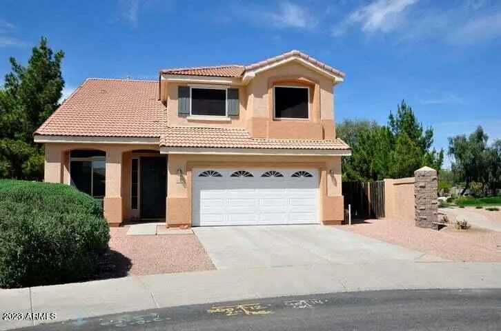 Single-family house For Sale in 1700, South Navajo Way, Chandler, Arizona