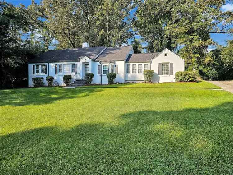 Single-family house For Sale in 1641, Pinehurst Drive Southwest, Atlanta, Georgia