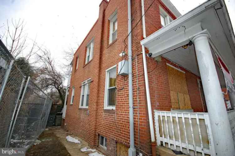 Multi-family house For Sale in 1941, 16th Street Southeast, Washington, District of Columbia