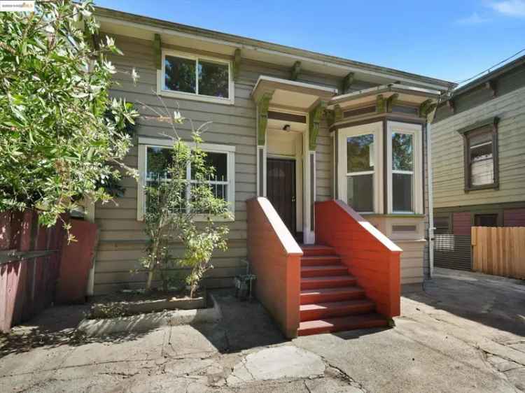 Single-family house For Sale in 1102, Chester Street, Oakland, California