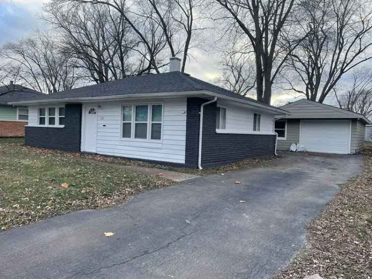 Single-family house For Sale in 333, Miami Street, Park Forest, Illinois