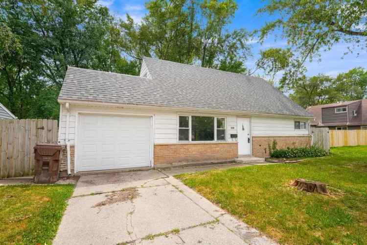 Single-family house For Sale in 419, Winnemac Street, Park Forest, Illinois