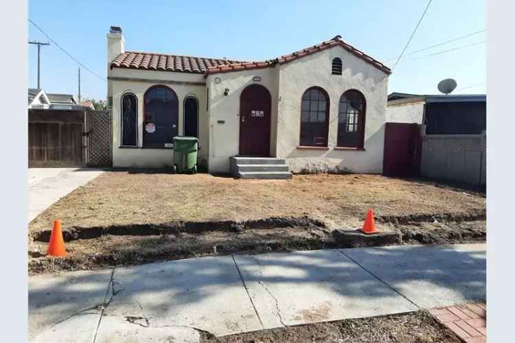 Single-family house For Sale in Los Angeles, California