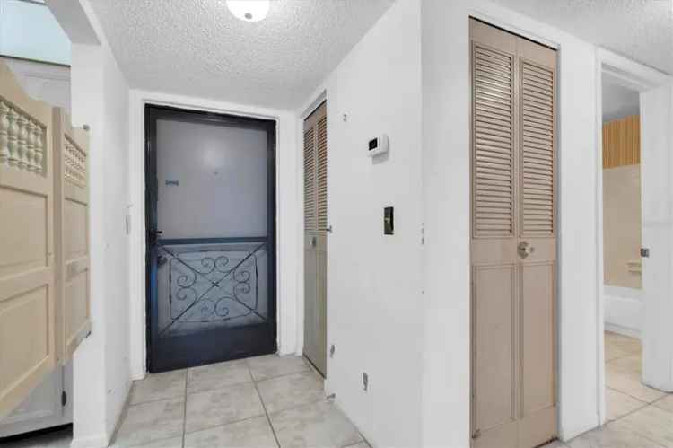 Condo For Sale in 3120, 29th Avenue North, Saint Petersburg, Florida