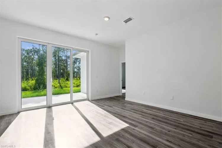 Single-family house For Sale in 768, Gaylord Avenue South, Florida