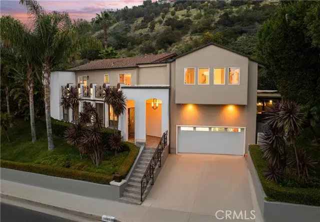 Single-family house For Sale in Los Angeles, California