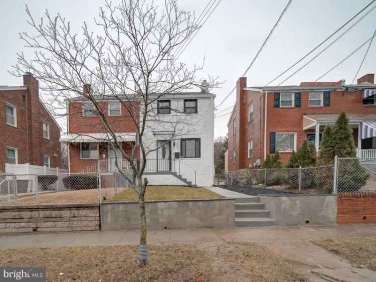 Single-family house For Sale in 4372, Dubois Place Southeast, Washington, District of Columbia