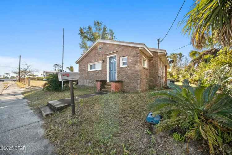 Single-family house For Sale in Panama City, Florida