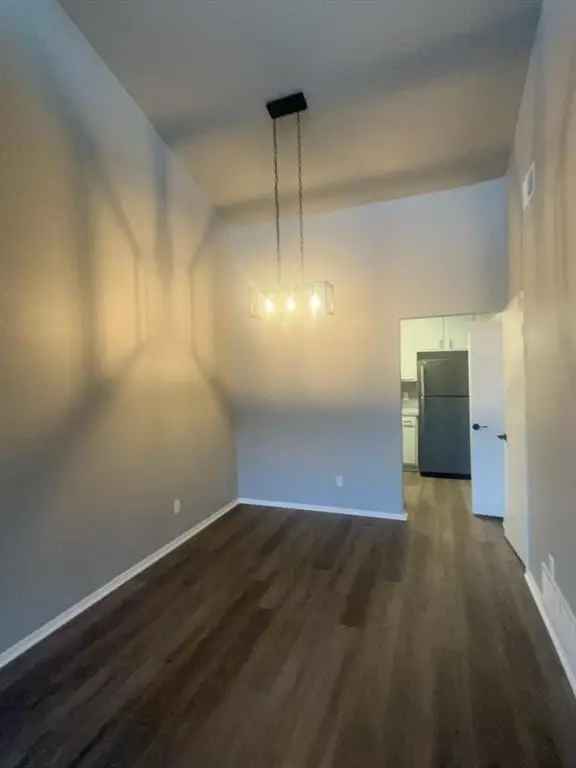 Multi-family house For Rent in 1100, Southmoor Drive, Arlington, Texas