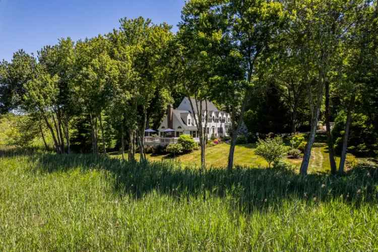 Single-family house For Sale in 39, Lovers Lane, Madison, Connecticut