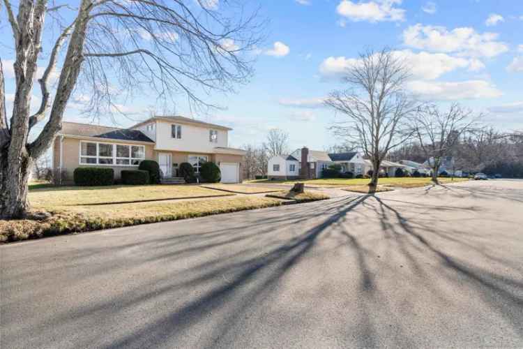 Single-family house For Sale in 39, Hopkins Drive, New Haven, Connecticut