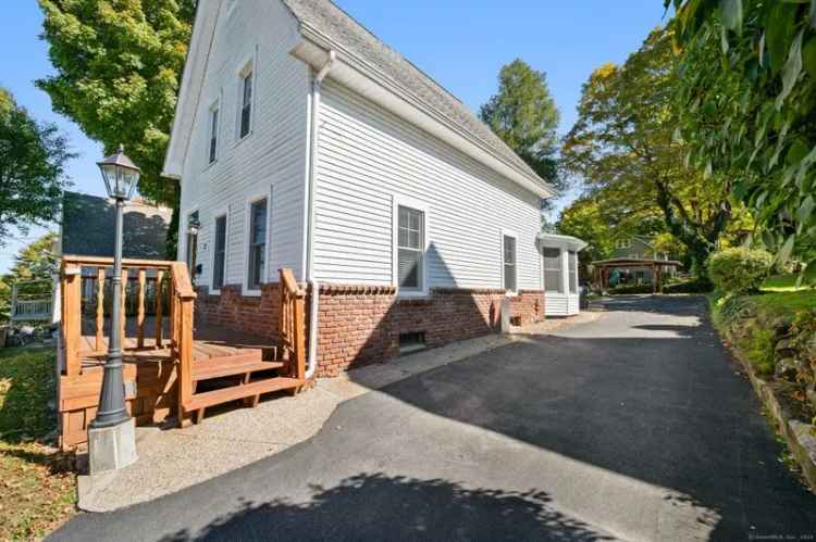 Single-family house For Sale in 12, Peck Street, Norwich, Connecticut