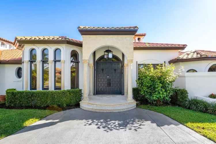 Single-family house For Sale in 598, North Country Club Drive, Atlantis, Florida