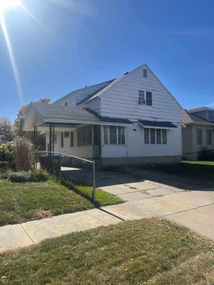 Single-family house For Sale in 1813, 8th Avenue North, Fort Dodge, Iowa