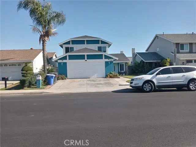 Single-family house For Sale in 2260, Fairgrounds Street, Commerce, California