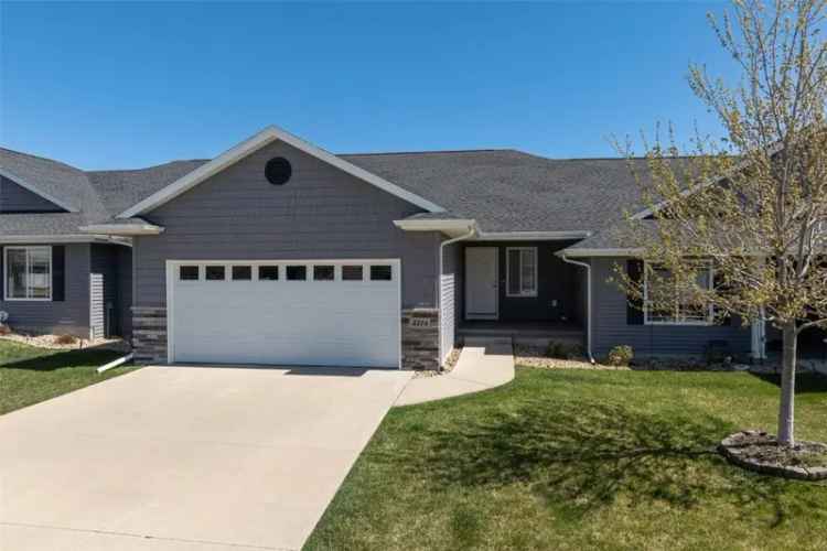 Condo For Sale in 4114, Citrine Court, Marion, Iowa