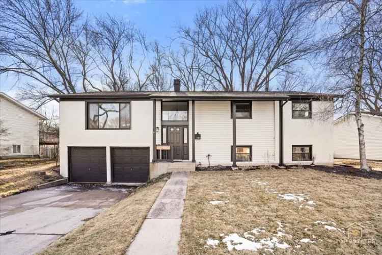 Single-family house For Sale in 722, North Williams Drive, Palatine, Illinois