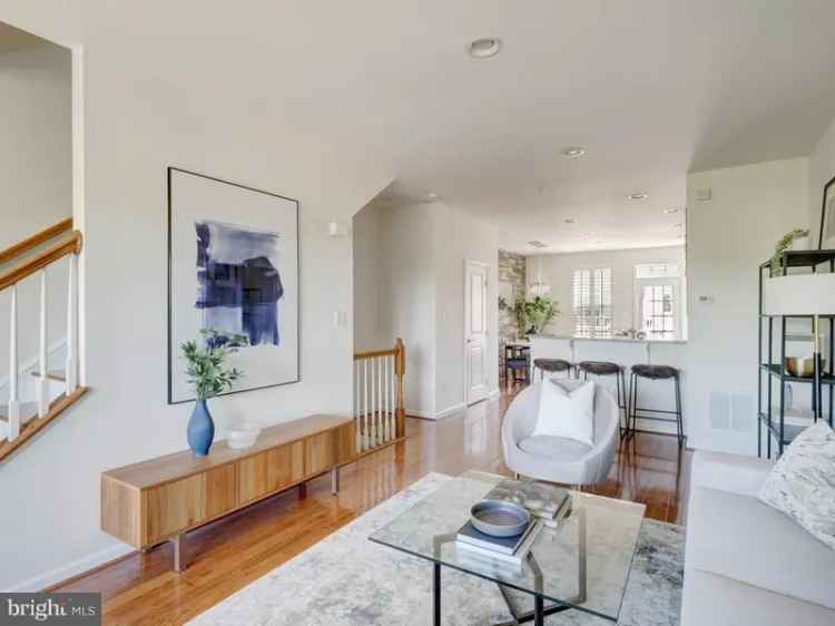 House For Sale in Washington, District of Columbia