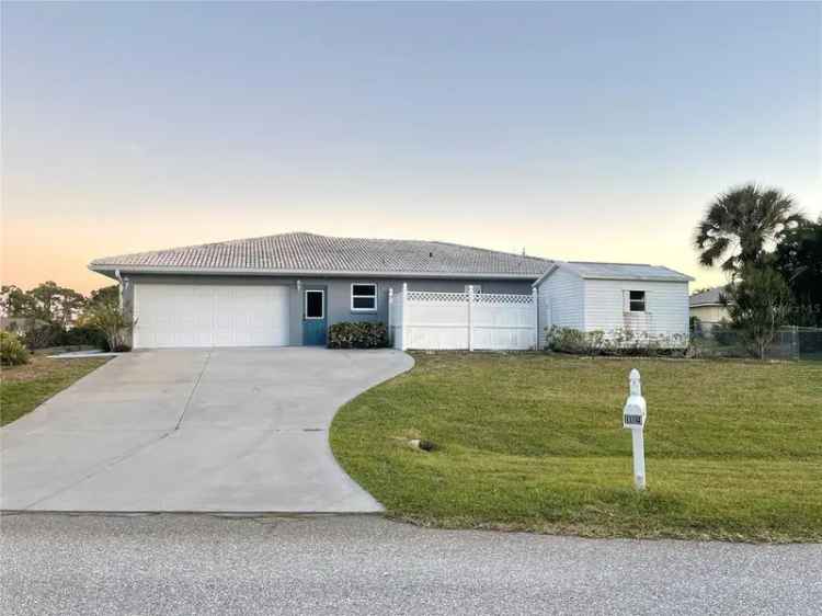 Single-family house For Sale in Englewood, Florida