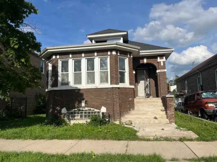 Single-family house For Sale in 10351, South Indiana Avenue, Chicago, Illinois