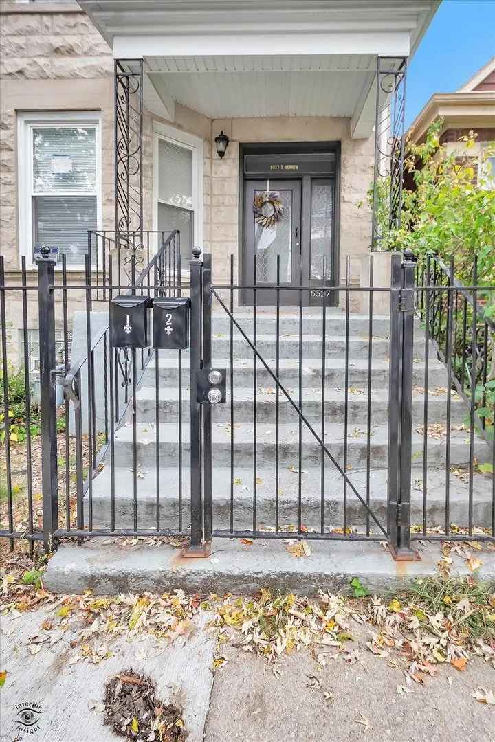 Multi-family house For Sale in 6527, South Vernon Avenue, Chicago, Illinois