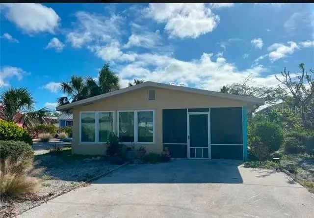 Single-family house For Sale in 610, Fox Street, Longboat Key, Florida