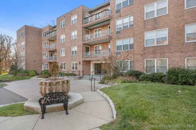 Condo For Sale in 3, Putnam Hill Road, Greenwich, Connecticut