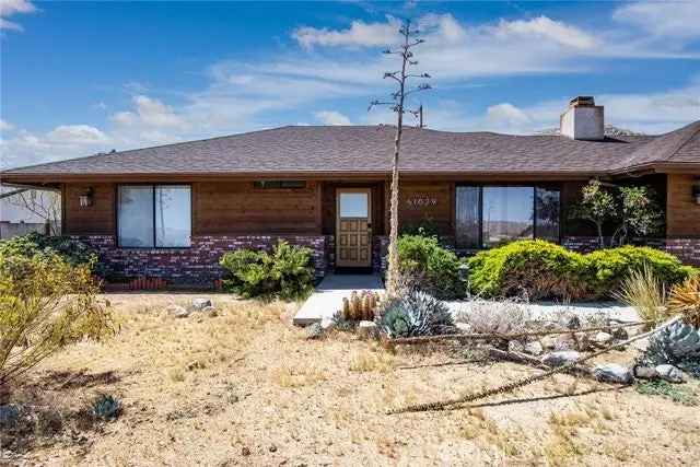 Single-family house For Sale in Joshua Tree, California