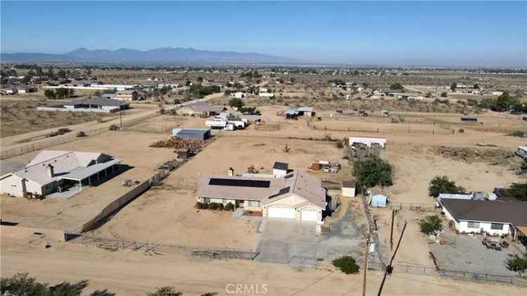 Single-family house For Sale in Apple Valley, California