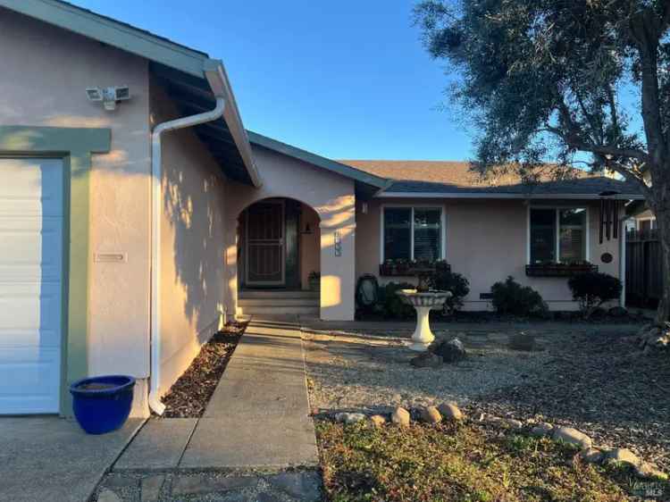 Single-family house For Sale in 1533, Parkwood Street, Napa, California