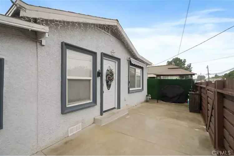 Single-family house For Sale in Long Beach, California