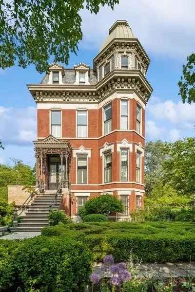 Single-family house For Sale in 1407, North Hoyne Avenue, Chicago, Illinois