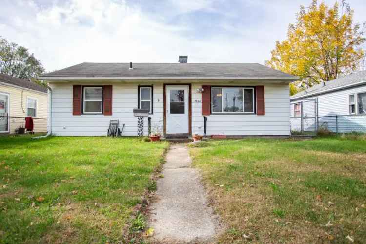 Single-family house For Sale in 7532, Beech Avenue, Hammond, Indiana