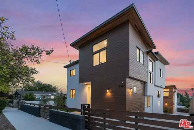 Multi-family house For Sale in Los Angeles, California