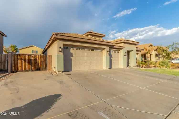 Single-family house For Sale in 14430, West Gelding Drive, Surprise, Arizona