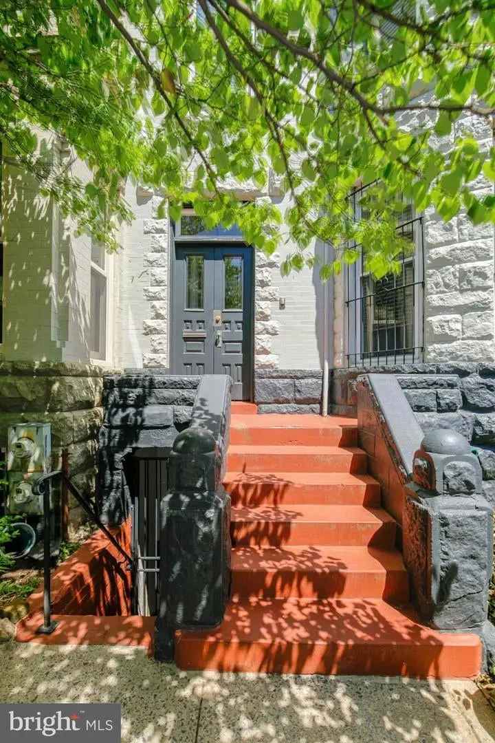 House For Sale in 1733, 17th Street Northwest, Washington, District of Columbia