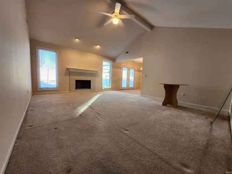 Condo For Sale in 1431, Shingle Oak Pointe, Fort Wayne, Indiana