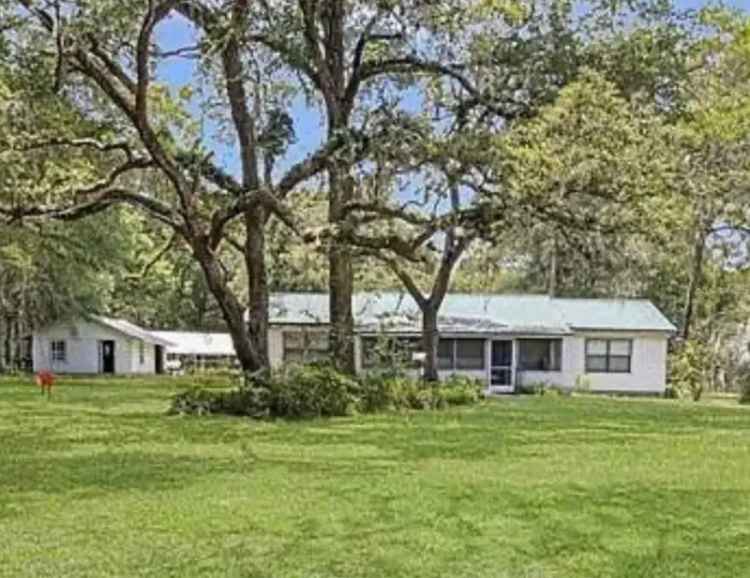 Single-family house For Sale in Ocala Estates, Florida