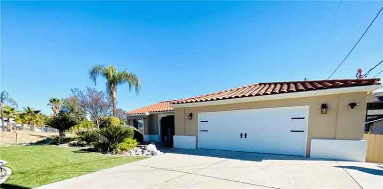 Single-family house For Sale in 22761, Granite Dome Place, Canyon Lake, California