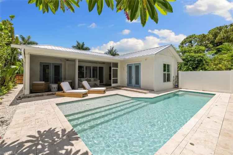 Single-family house For Sale in 1287, 10th Avenue North, Naples, Florida