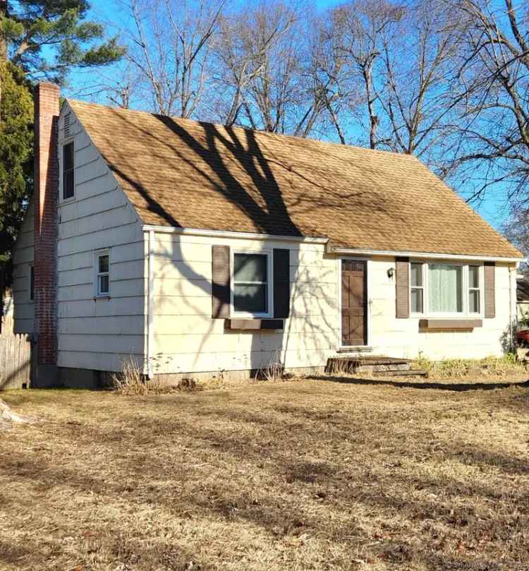 Single-family house For Sale in 16, Ernest Street, Enfield, Connecticut