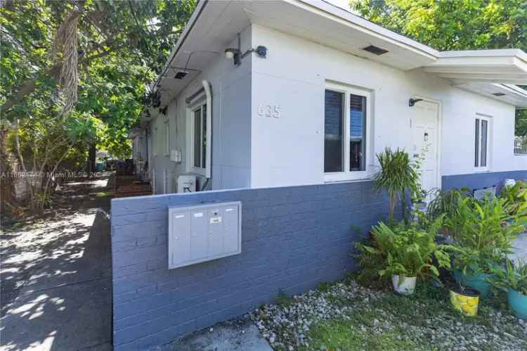 Multi-family house For Sale in 635, Southwest 16th Avenue, Miami, Florida