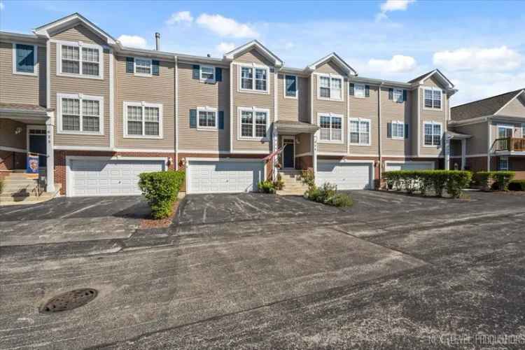 Condo For Sale in 624, Declaration Lane, Aurora, Illinois