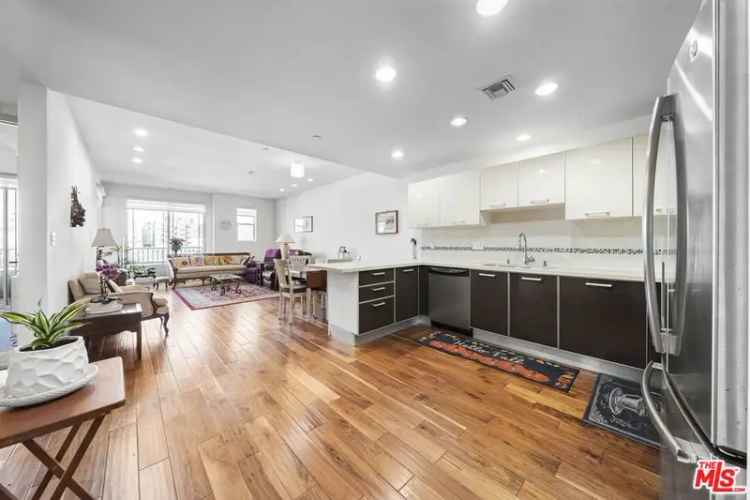 Condo For Sale in 848, Irolo Street, Los Angeles, California