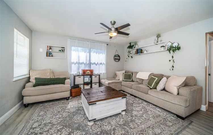 Single-family house For Sale in Saint Petersburg, Florida