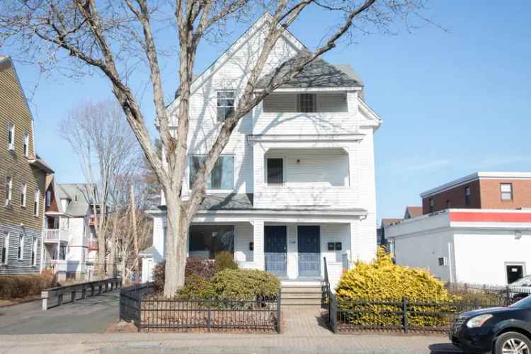 Multi-family house For Sale in 190, Park Road, West Hartford, Connecticut