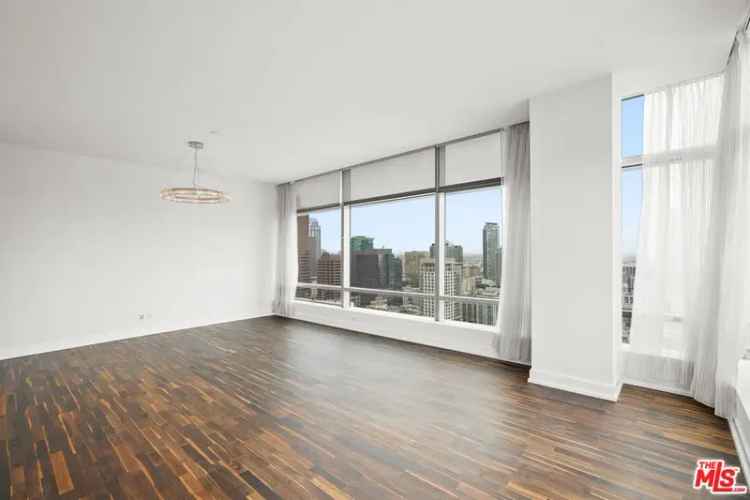 Condo For Sale in 900, West Olympic Boulevard, Los Angeles, California