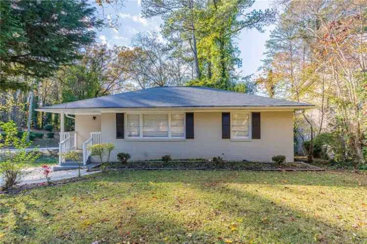 Single-family house For Sale in 2301, Delowe Drive, Atlanta, Georgia