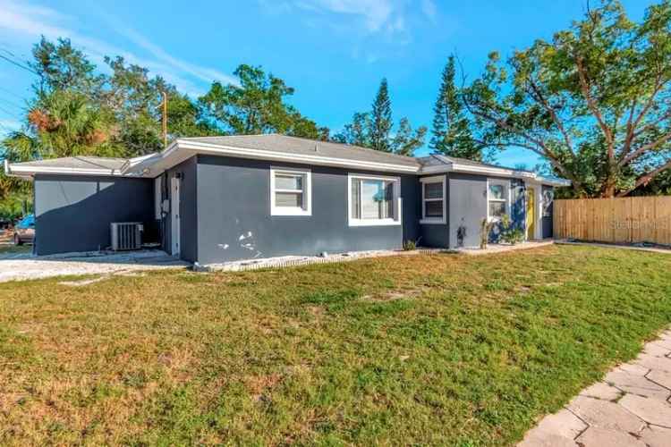 Single-family house For Sale in 243, 45th Street North, Saint Petersburg, Florida