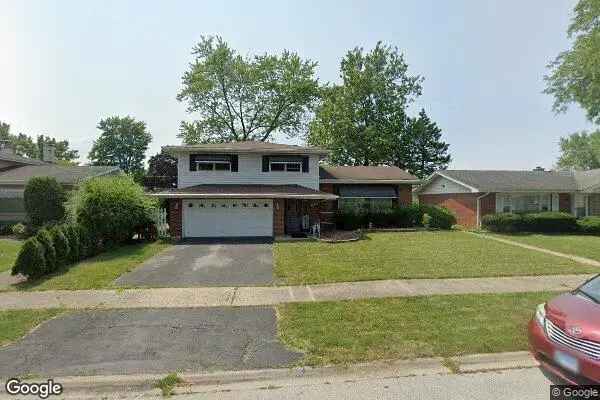 Single-family house For Sale in 16418, Maryland Avenue, South Holland, Illinois